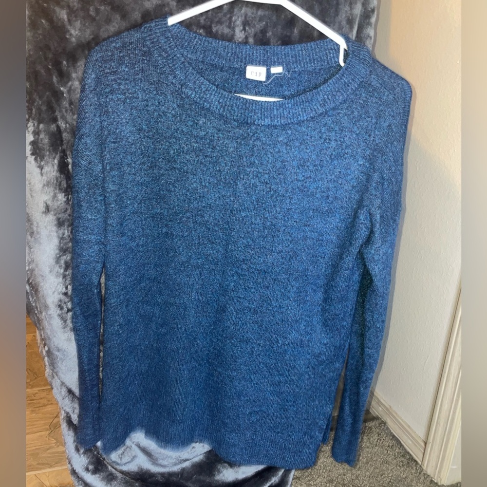 SMALL | GAP | Solid Blue Sweater
